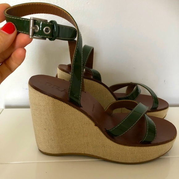 Vintage Prada green patent leather platform sandals. - Picture 1 of 7